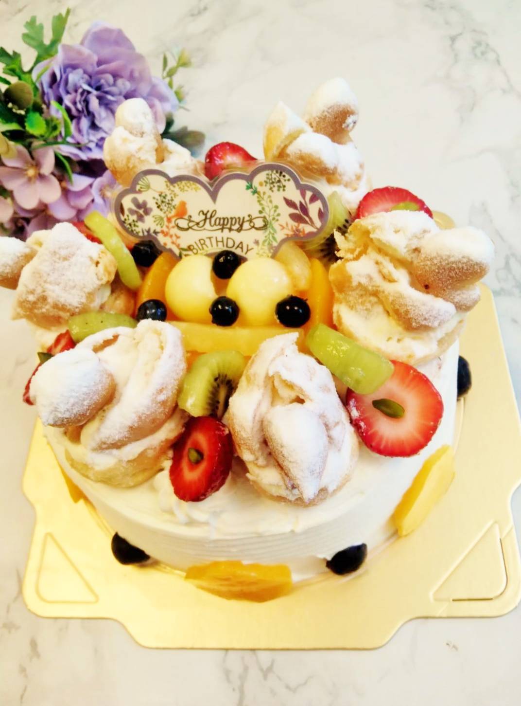 天鵝泡芙鮮果奶油蛋糕